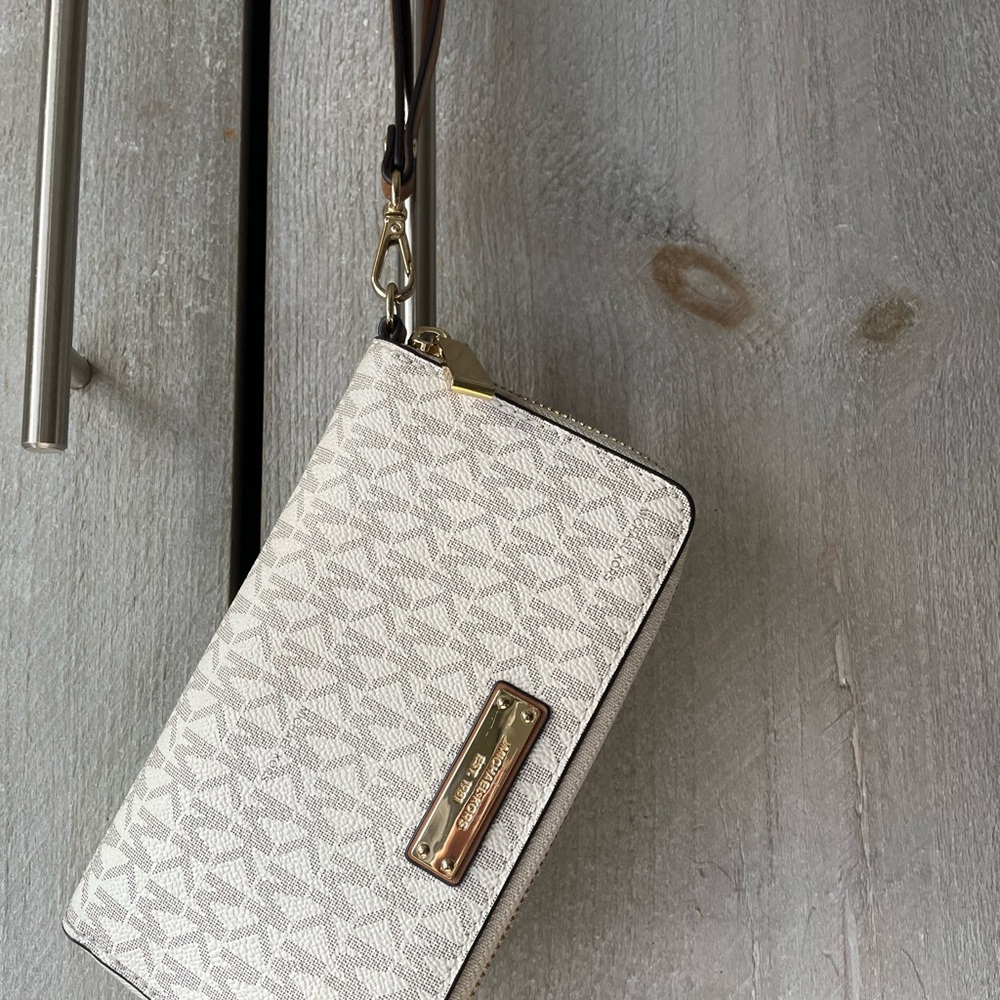 Michael Kors Cream and Gold Wristlet